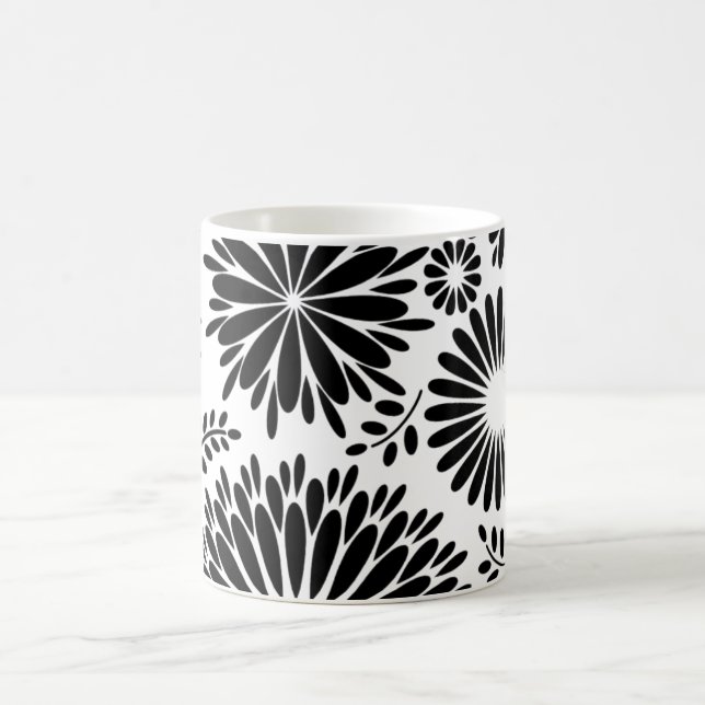 Boho Blume Schwarz-Weiß-Vektorblumenmuster Kaffeetasse (Mittel)