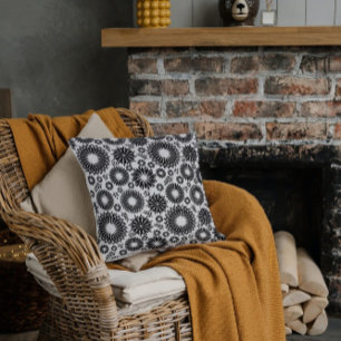 Boho Blume Schwarz-Weiß-Vektorblumenmuster Kissen