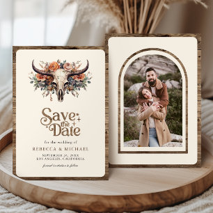 Boho-Blumen-Kuh-Schädel-Westliche-Hochzeitsfotos Save The Date