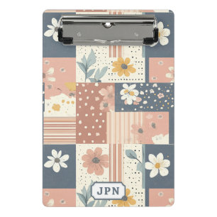Boho-Blumen-Patchwork in Terrakotta und Salbei Mini Klemmbrett
