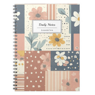 Boho-Blumen-Patchwork in Terrakotta und Salbei Notizblock