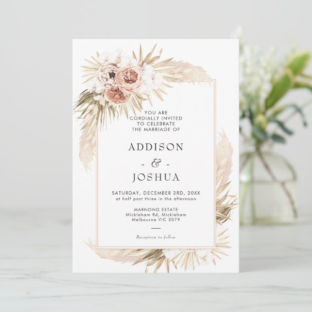 Boho Blush Natural Tones Floral Wedding Einladung (Stehend Vorderseite)
