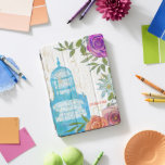 Boho Bohemisch Modern Helle Rose Floral Birdcage iPad Pro Cover<br><div class="desc">Fein, hell, raffiniert und farbenfroh moderne stilvolle Rose floral gemischt mit einem Vintag gemalten Bild eines antiken Viktorianischen Zeitgeburtkäfig und Not rustikalen Crackle Finish Holz für eine eklektische Boho Bohemische Atmosphäre zu Ihrem persönlichen Stil. Ein komplettes Set von Produkten finden Sie in dieser Kollektion "Farbiger Garten Vintag" von Audrey Jeanne...</div>
