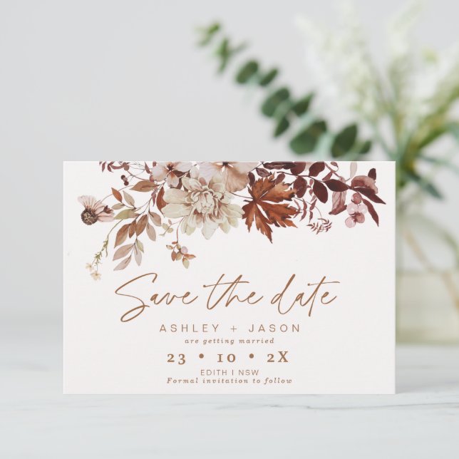 Boho Brown Floral Hochzeit im Herbst Save the Date Einladung (Stehend Vorderseite)