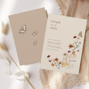 Boho Brown Wildblumen und Schmetterlinge Hochzeite Einladung