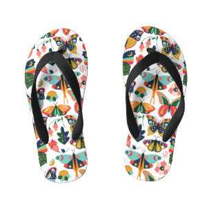 Boho Butterflies: Nahtloses Tapetenmuster. Kinderbadesandalen