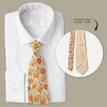 Boho Carnation Wedding Neck Tie Krawatte<br><div class="desc">Stellen Sie sich einen warmen Frühling- oder Sommertag vor, die sanfte Brise, die den zarten Duft blühender Blume trägt, während Sie und Ihre Lieben sich versammeln, um Ihre Gewerkschaft in einer malerischen Umgebung im Freien zu feiern. Die "Boho Carnation Wedding Neck Tie" verkörpert diesen bezaubernden Augenblick und verbindet nahtlos den...</div>