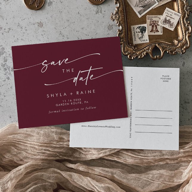 Boho Chic Burgundy Red Wedding Save the Date Einladungspostkarte (Von Creator hochgeladen)