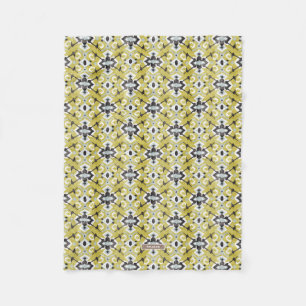 Boho-chic dunkelgrau und gelbes Ikat-Stammesmuster Fleecedecke