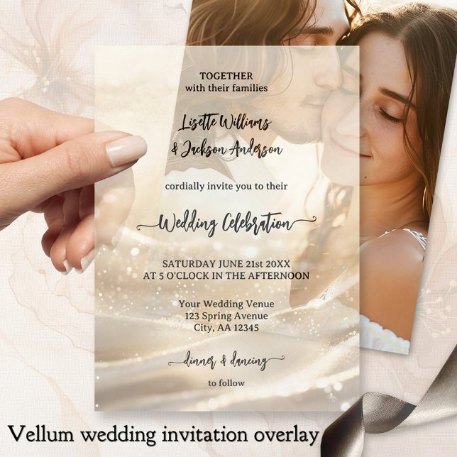 Boho Chic Gold Sparkling Elegante Hochzeit (Elegant boho chic vellum wedding invitation featuring an abstract gold sparkle design)