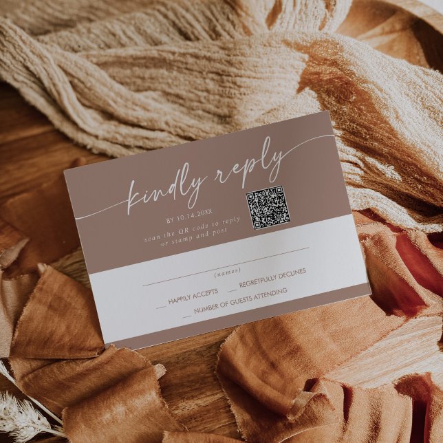 Boho Chic Neutral Taupe Mail in und QR Code RSVP Karte (Von Creator hochgeladen)
