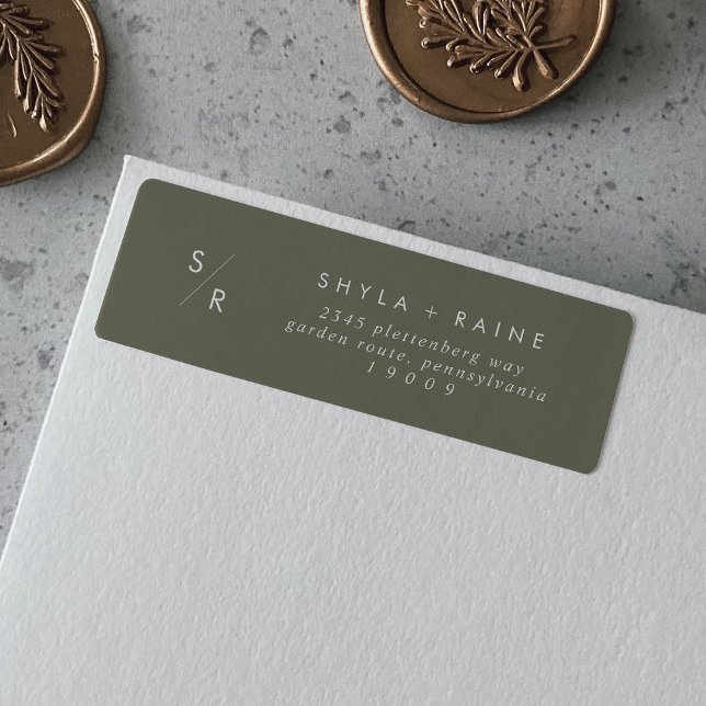 Boho Chic Olive Green Monogram Address Labels (Von Creator hochgeladen)