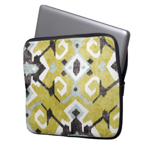 Boho-chic schwarzes und gelbes Ikat-Stammesmuster Laptopschutzhülle