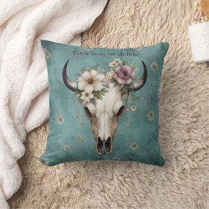 Boho Chic Watercolor Floral Cow Skull Kissen