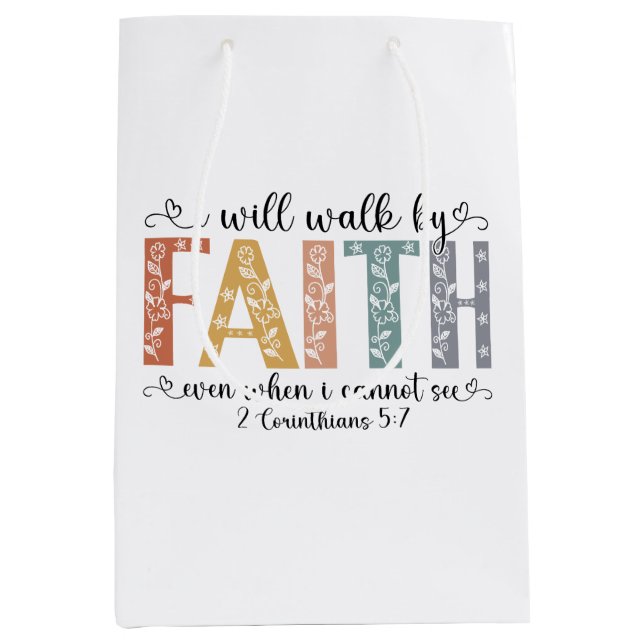 Boho Christian Walk by Faith Bible Verse Floral Mittlere Geschenktüte (Vorderseite)