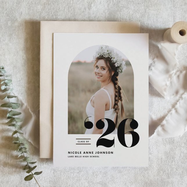 Boho Class of 2025 Arch Foto Abschluss Ankündigung (Customizable boho photo graduation announcement featuring arch photo frame. )