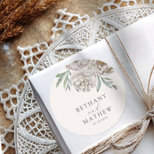 Boho Cream & Off White Floral Wedding Runder Aufkleber (Von Creator hochgeladen)