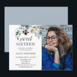 Boho Dusty Blue Beige Blume Foto Sweet 16 Einladung<br><div class="desc">Neutrale Blume mit rosa und beige mit getrockneten Blätter.</div>