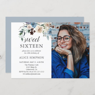 Boho Dusty Blue Beige Blume Foto Sweet 16 Einladung