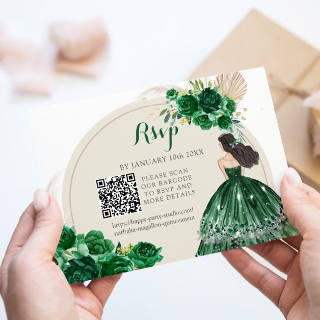 Boho Emerald Green Princess Quinceañera QR RSVP Karte (Von Creator hochgeladen)