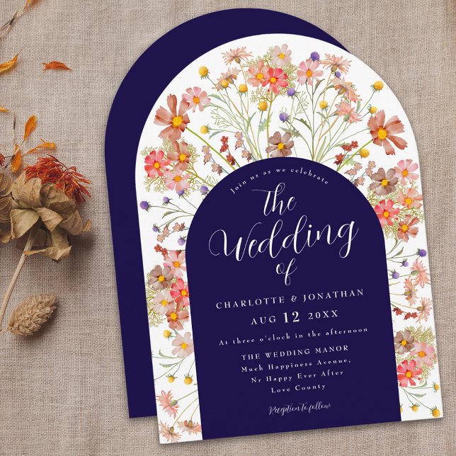 Boho Fall Rustic Floral Arch Navy Blue Wedding Einladung (Boho fall rustic wildflower floral arch navy blue and white wedding invitation with elegant script)