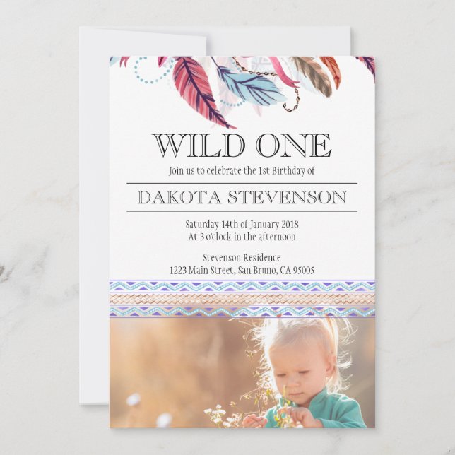 Boho Feathers 1. Geburtstags-Foto Einladung (Vorderseite)