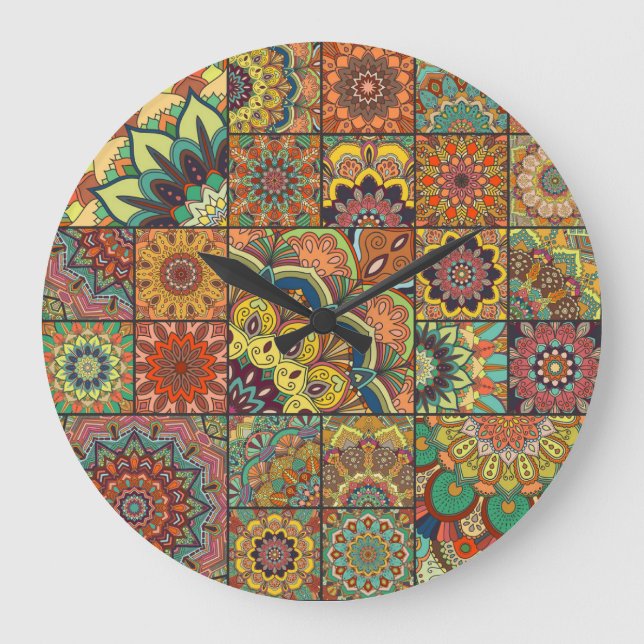 Boho Fliesen: farbiges Patchwork nahtlos Muster Große Wanduhr (Vorderseite)