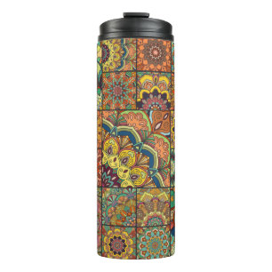 Boho Fliesen Set und nahtlos Muster. Farbpflaster Thermosbecher