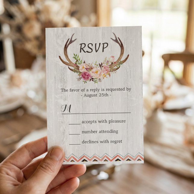 Boho Floral Antler Rustic White Wood Wedding RSVP Karte (Von Creator hochgeladen)