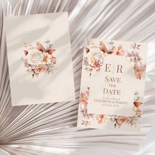 Boho Floral Mousse Monogram Wedding Save the Date Einladung (Boho Floral Mousse Monogram Wedding Save the Date Invitation on a sunny neutral dry palm leaf.)