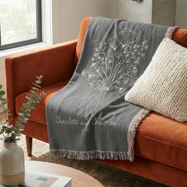 Boho Flower Line Art Drawing Monogrammed Wedding  Decke (Von Creator hochgeladen)