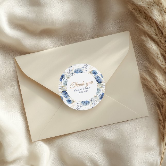 Boho French Blue Wildblumen Hochzeit Vielen Dank Runder Aufkleber (Boho French Blue Wildflowers Wedding Thank You Classic Round Sticker on a small envelope)