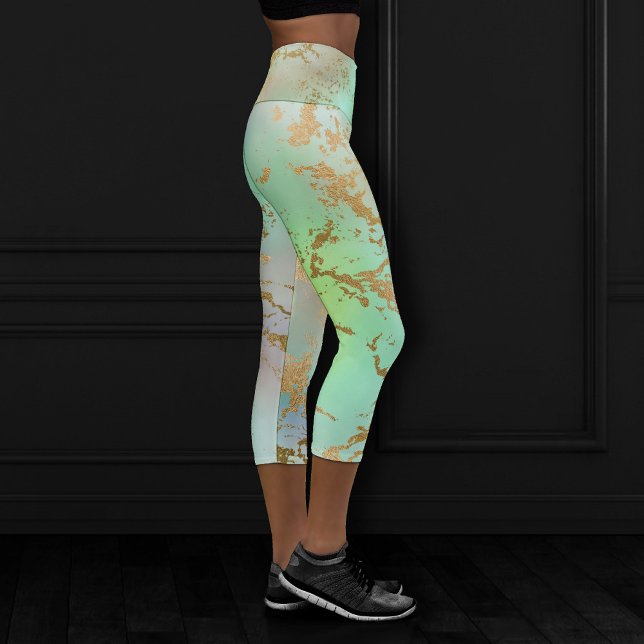 Boho Glam Marble | Neo Mint Green und Gold Glitzer Capri Leggings (Von Creator hochgeladen)