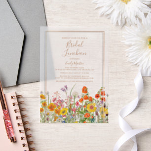 Boho-Hochzeitslunch mit farbenfrohen Wildblumen