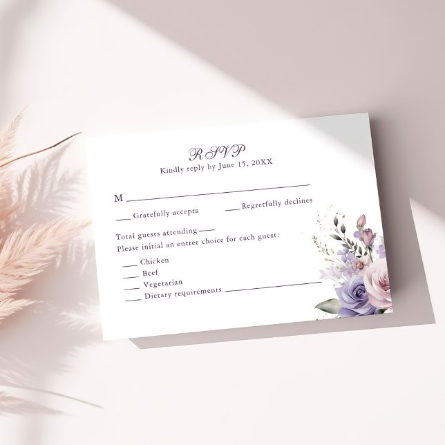 Boho Mauve and Lilac Flowers Wedding RSVP Card Karte (Boho Mauve and Lilac Flowers Wedding RSVP Card on a sunny table with neutral dry botanicals)