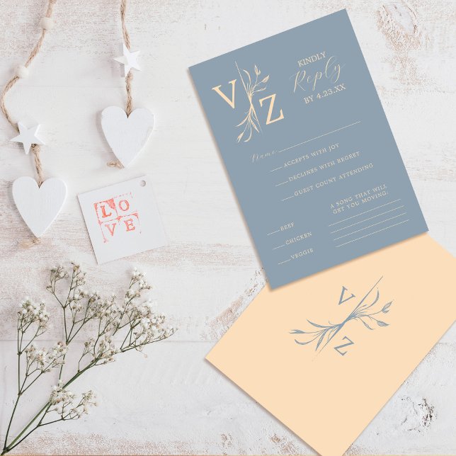 Boho Minimal Blue Beige Leaf Monogram Wedding RSVP Karte (Von Creator hochgeladen)