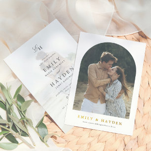 Boho-Minimalist Hochzeit mit einfachem Bogen-Foto Folieneinladung