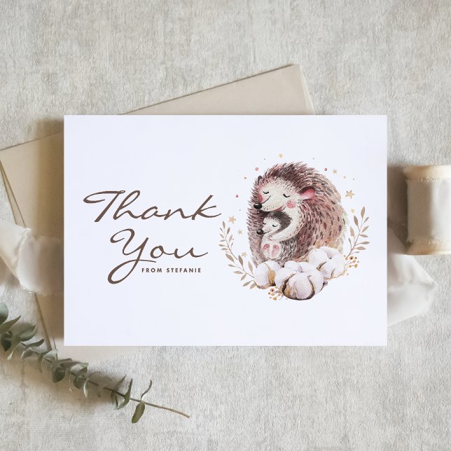 Boho Mommy and Baby Igel Forest Baby Shower Dankeskarte (Woodland theme baby shower thank you card featuring watercolor mommy and baby hedgehog and foliage.)