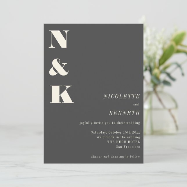 Boho-Monogramm-Initialen Anthrazitgrau Foto-Hochze Einladung (Stehend Vorderseite)