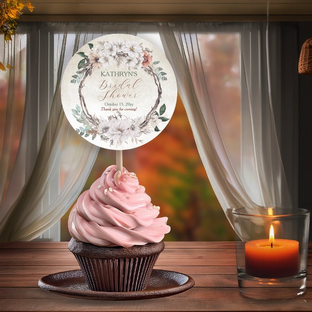 Boho Mutes Fall Floral Brautparty Runder Aufkleber (Boho Muted Fall Floral and Grapevine Wreath "Fall in Love" Bridal Shower Collection Favor Stickers)