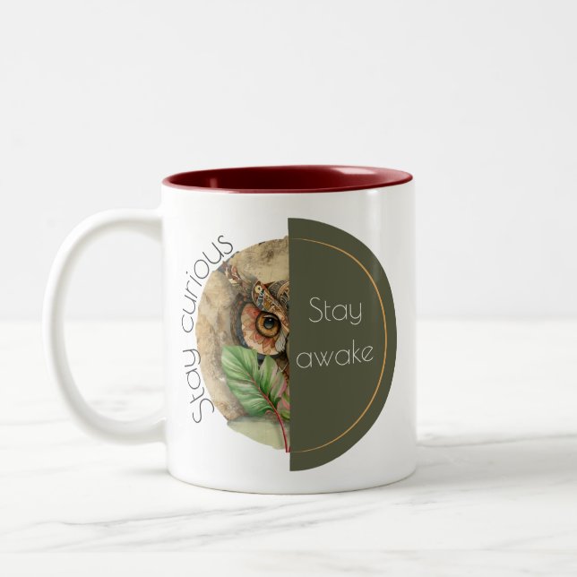 Boho Owl “Stay Awake” Art Zweifarbige Tasse (Links)