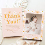 Boho Pink und Yellow Foto Daisy Birthday Dankeskarte<br><div class="desc">Diese reizvolle Karte ist der perfekte Weg, um Wertschätzung nach einem Frühjahrstag inspiriert Geburtstag zu vermitteln, und das Beste daran ist, dass sie individuell angepasst werden kann, um jede Karte einzigartig zu machen. Mit einer skurrilen Kombination aus rosa und gelben Gängen verziert, verkörpert diese Dankeschön-Karte die fröhliche Essenz des Frühlings....</div>