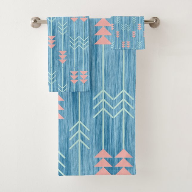 Boho Pink White and Blue Arrow Badhandtuch Set (Insitu)