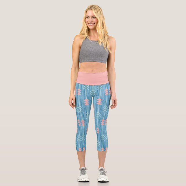 Boho Pink White Arrow Blue Hintergrund Capri Leggings (Vorderseite)