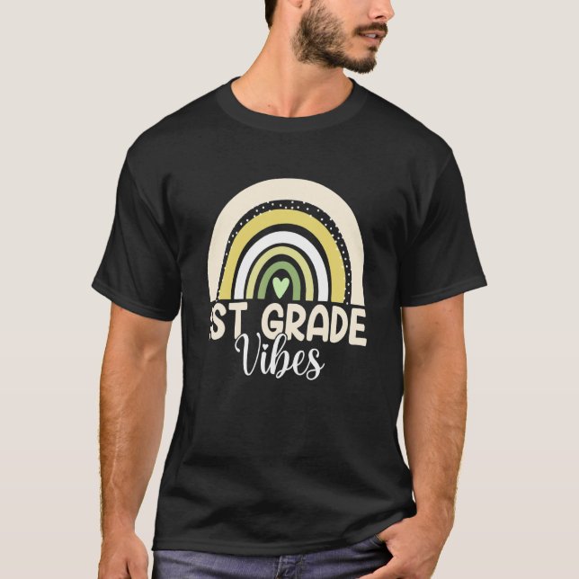 Boho Rainbow First Grade Vibes 1st Teachers Back T T-Shirt (Vorderseite)