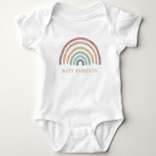Boho Regenbogen Baby Strampler