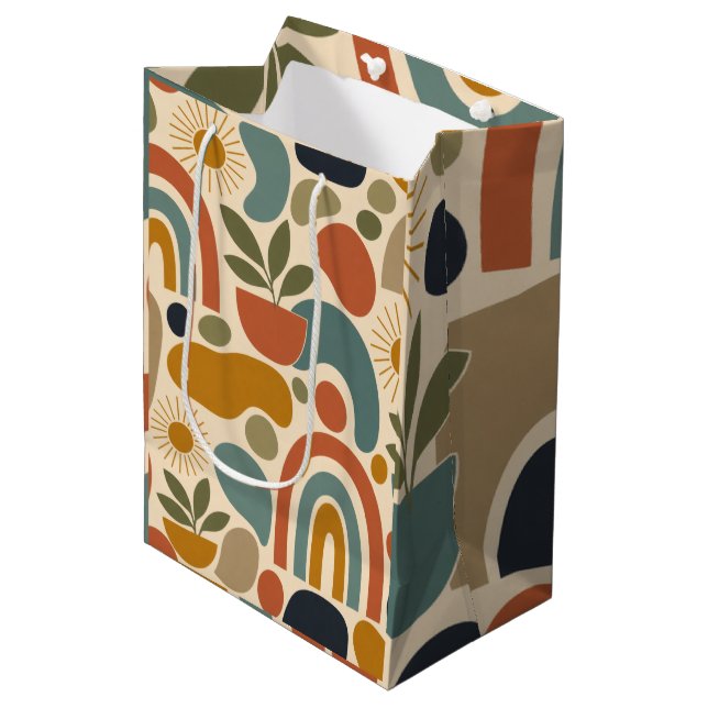 Boho-Regenbogen & Botanisches Nahtloses Muster Mittlere Geschenktüte (Vorderseite Schrägansicht)