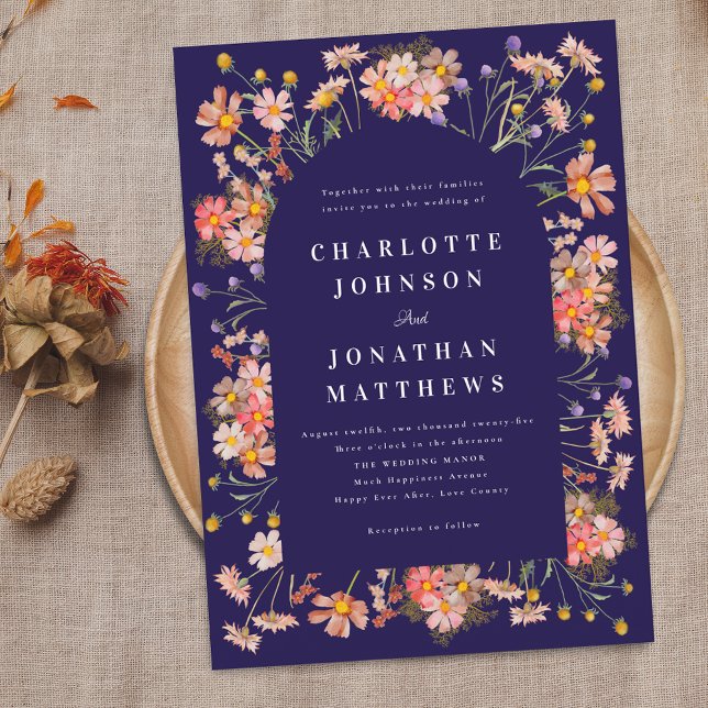 Boho Rustic Wildblumen Navy Blue Wedding Einladung (rustic floral arch elegant navy blue fall wedding invitation Watercolor wild flowers modern stylish )