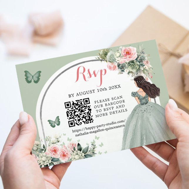 Boho Sage Green Princess Girl 15 Años QR RSVP Karte (Von Creator hochgeladen)