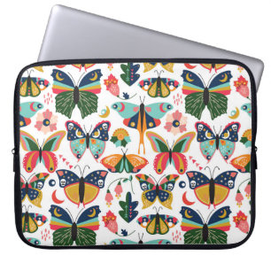 Boho-Schmetterlinge: Nahtloses Tapetenmuster. Laptopschutzhülle